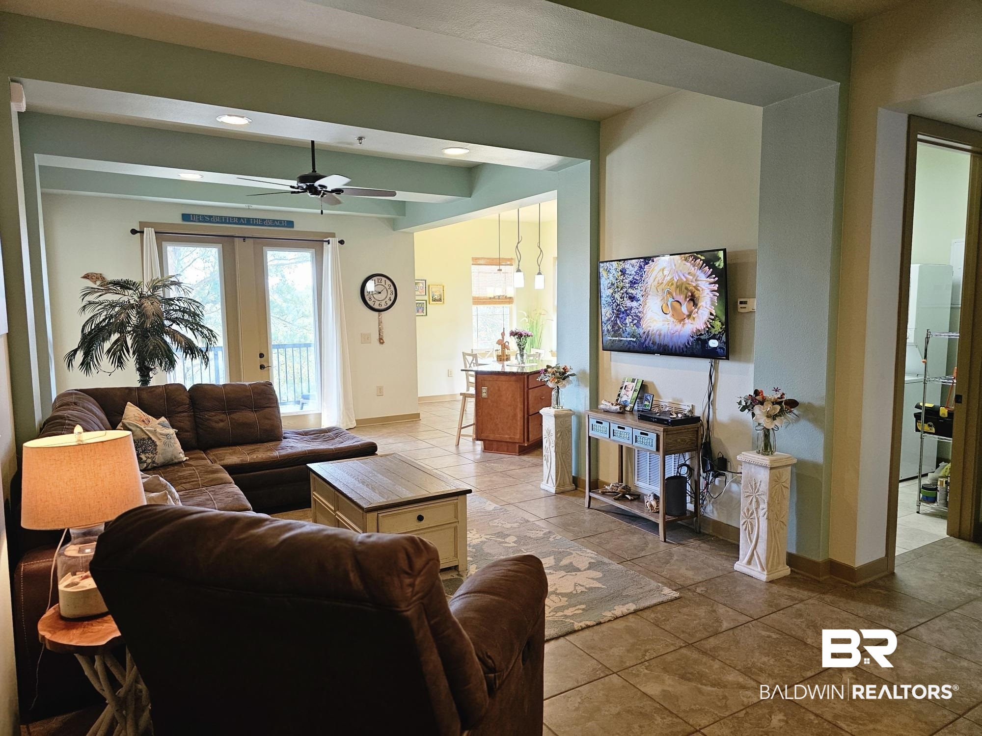 1430 Regency Road, Unit B304 Gulf Shores, AL 36542 - Photo 9 of 33 Living Area