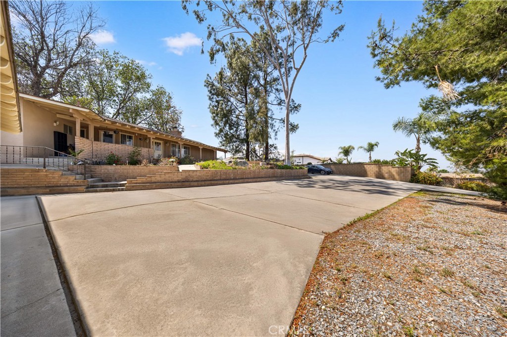 12257 Skywood Court Riverside, CA 92503 - Photo 13 of 47 Large parking for multiple vehicles