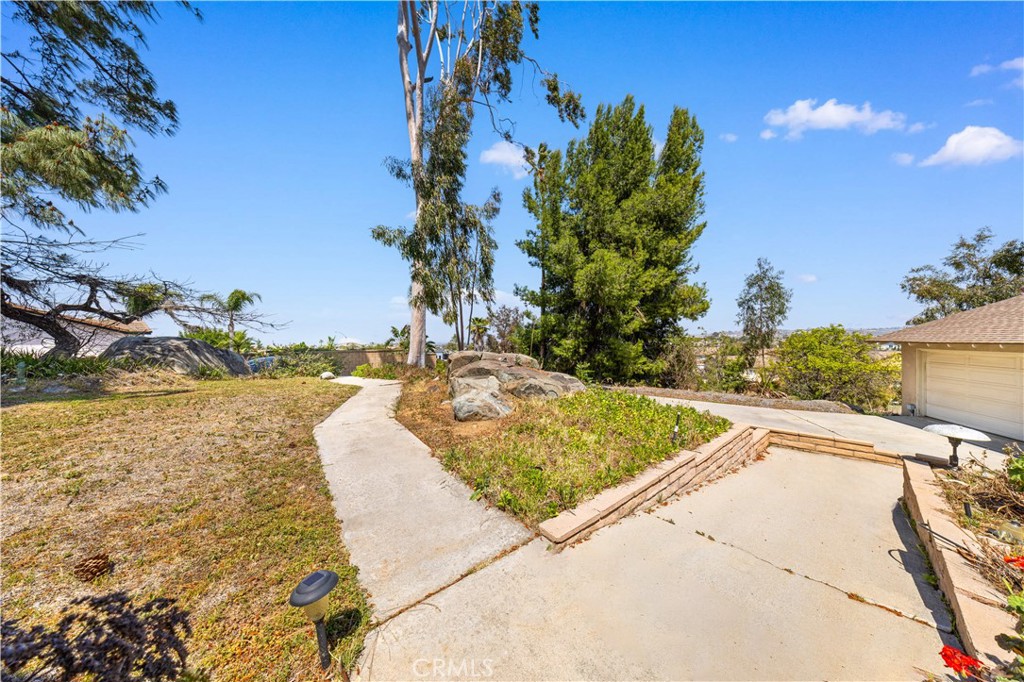 12257 Skywood Court Riverside, CA 92503 - Photo 5 of 47