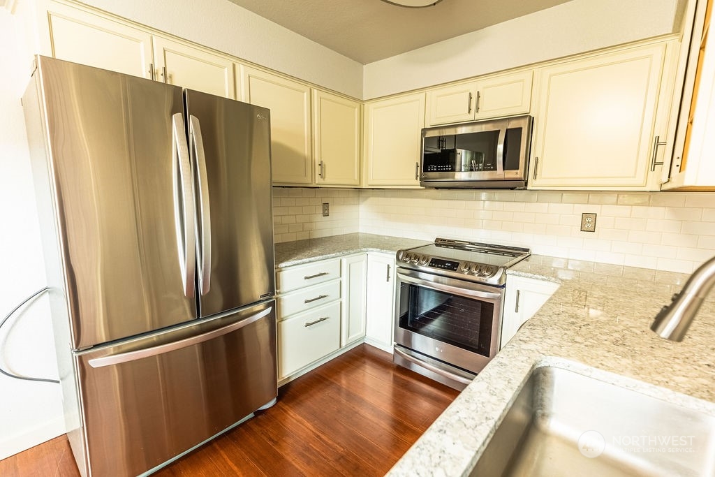 1310 River Road, Unit 10 Longview, WA 98632 - Photo 4 of 23 Gallery Image 4