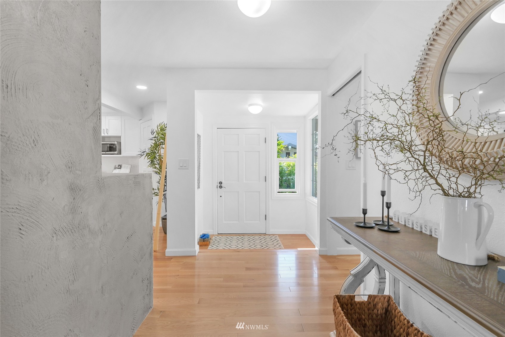 913 Spruce Street Edmonds, WA 98020 - Photo 8 of 39 Gallery Image 8