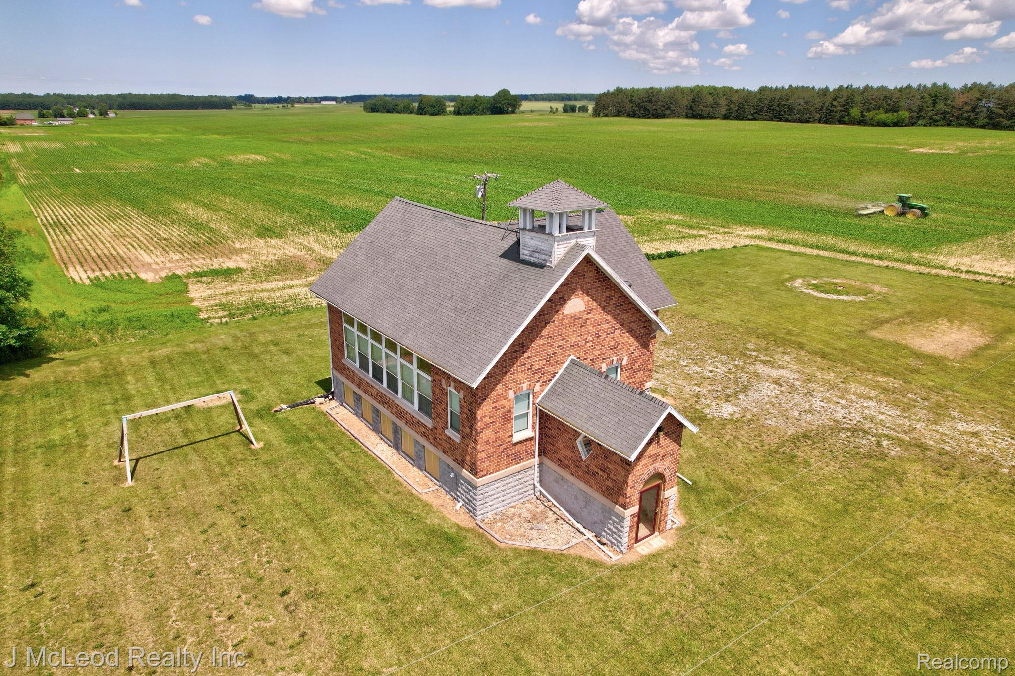2515 East Akron Road Caro, MI 48723 - Photo 50 of 54 51-web-or-mls-2515 E Akron Rd-09.jpg