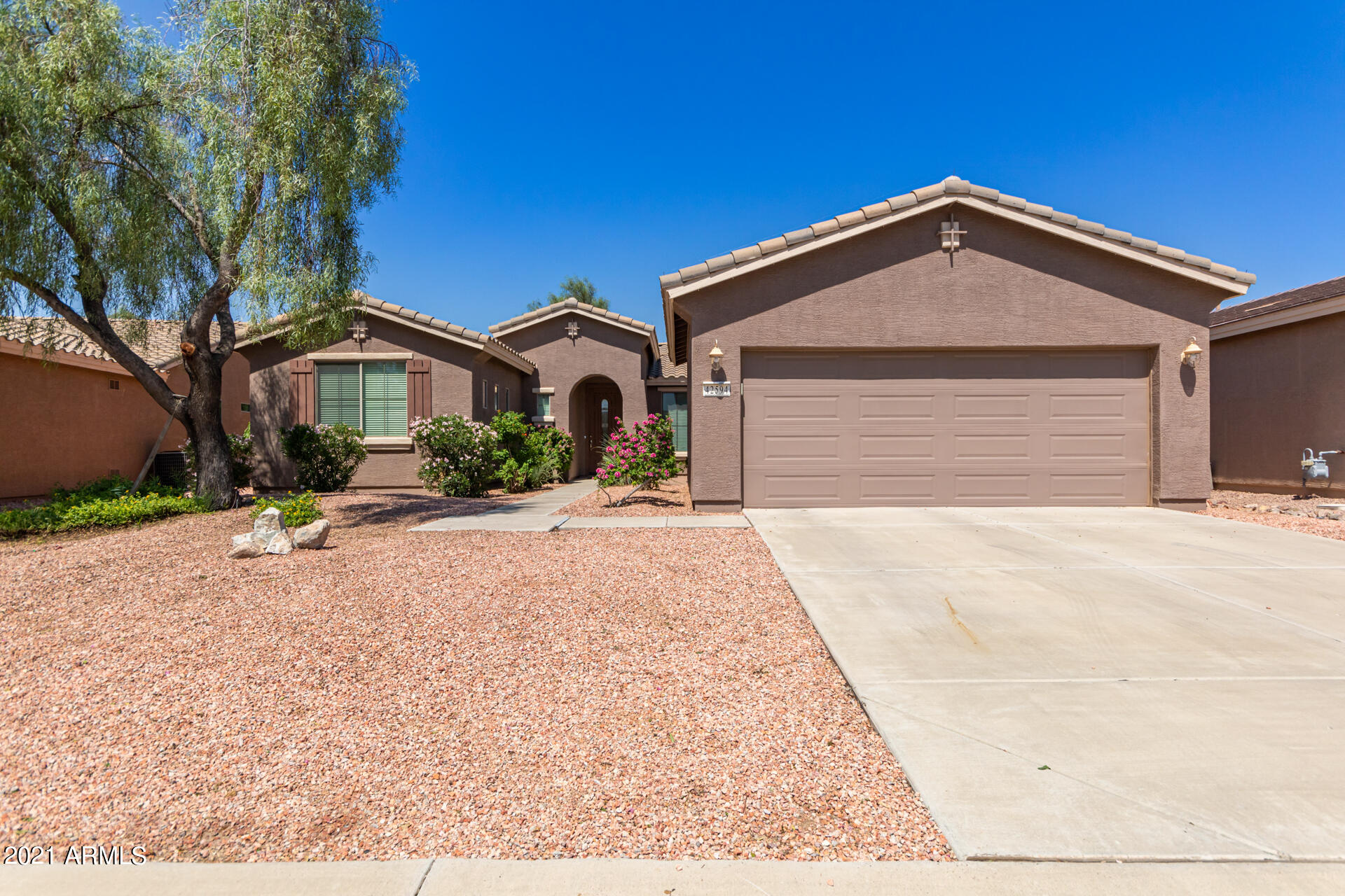 42594 Abbey Road Maricopa, AZ 85138 - Photo 1 of 37 01-Abbey