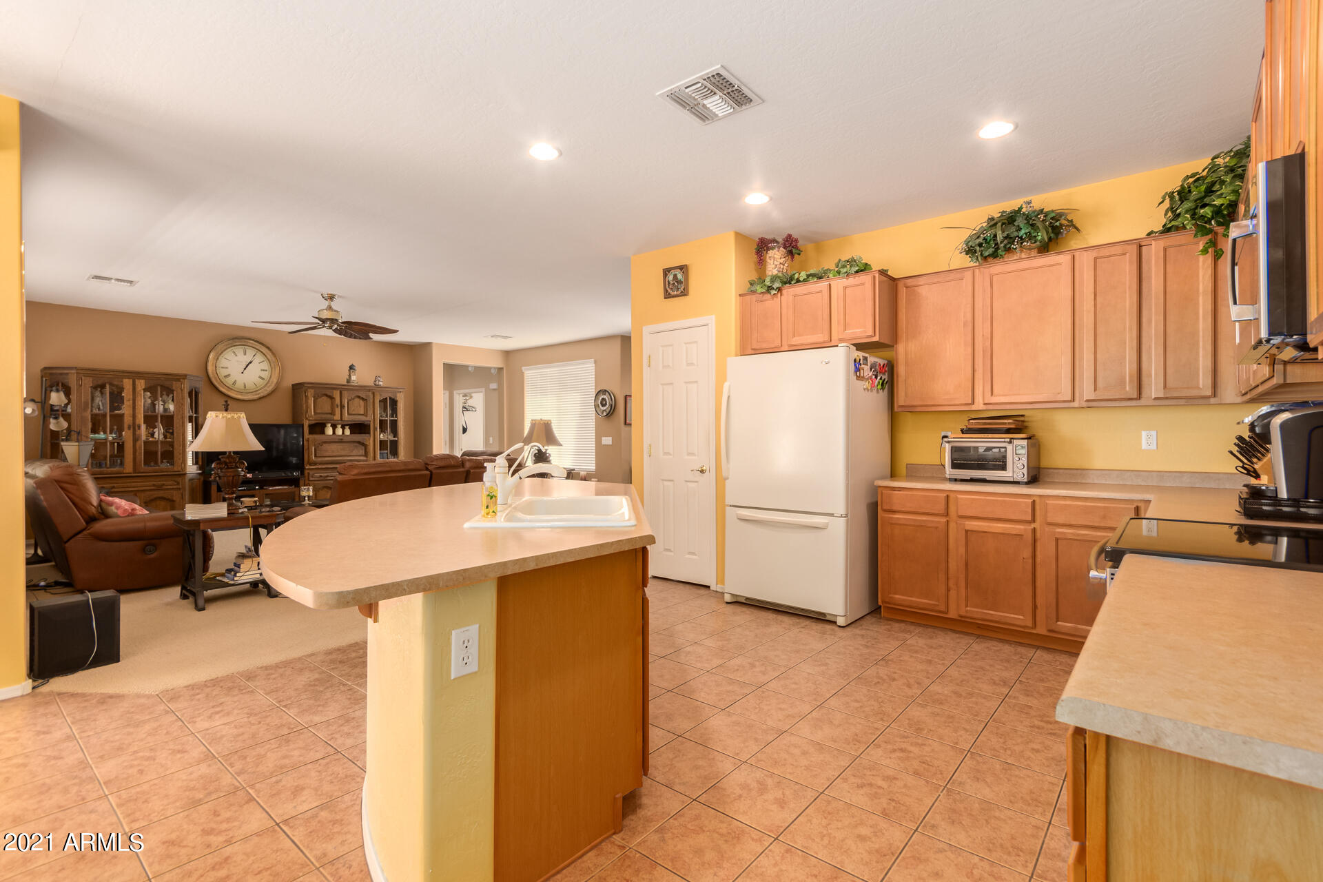 42594 Abbey Road Maricopa, AZ 85138 - Photo 17 of 37 17-Abbey
