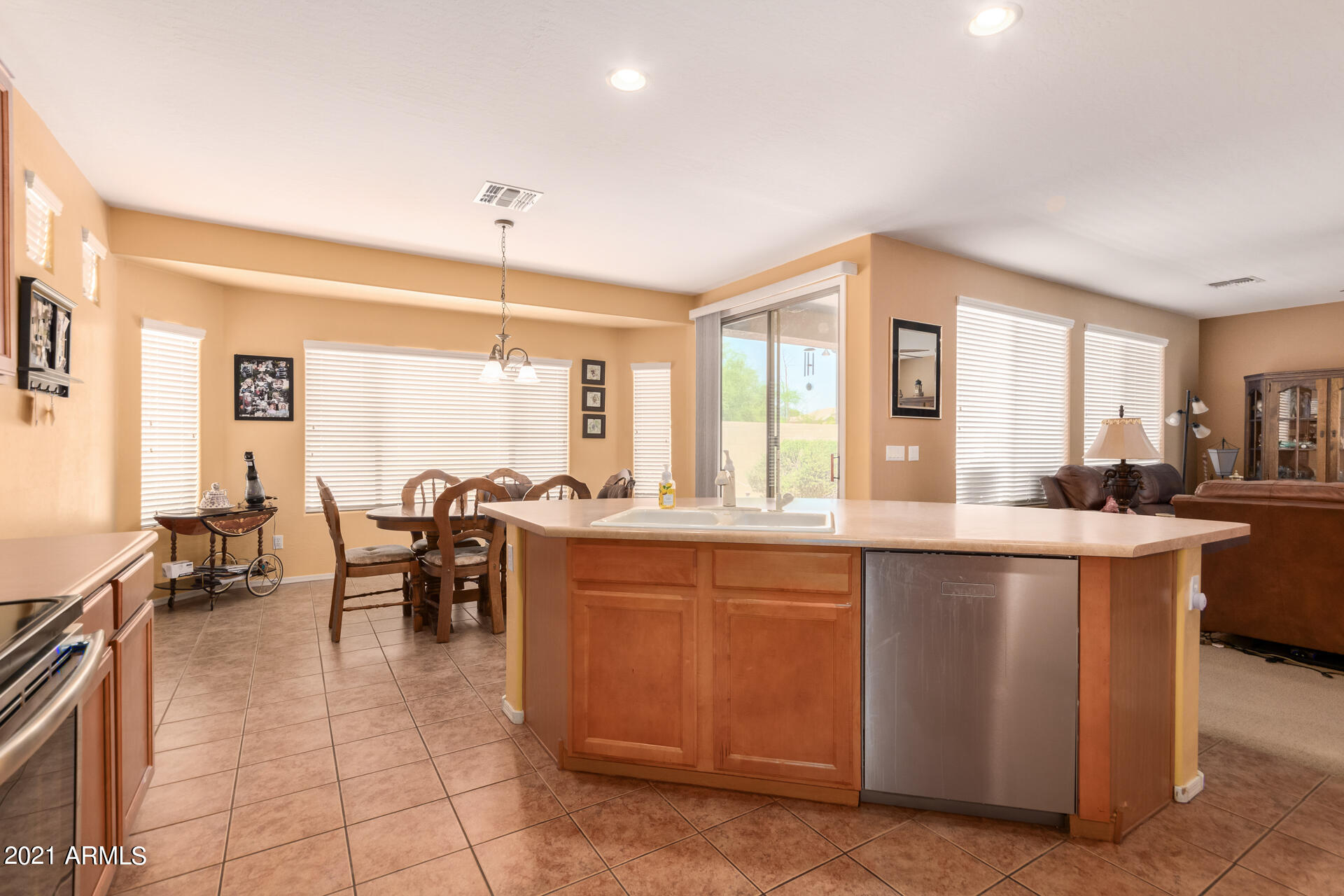 42594 Abbey Road Maricopa, AZ 85138 - Photo 18 of 37 18-Abbey