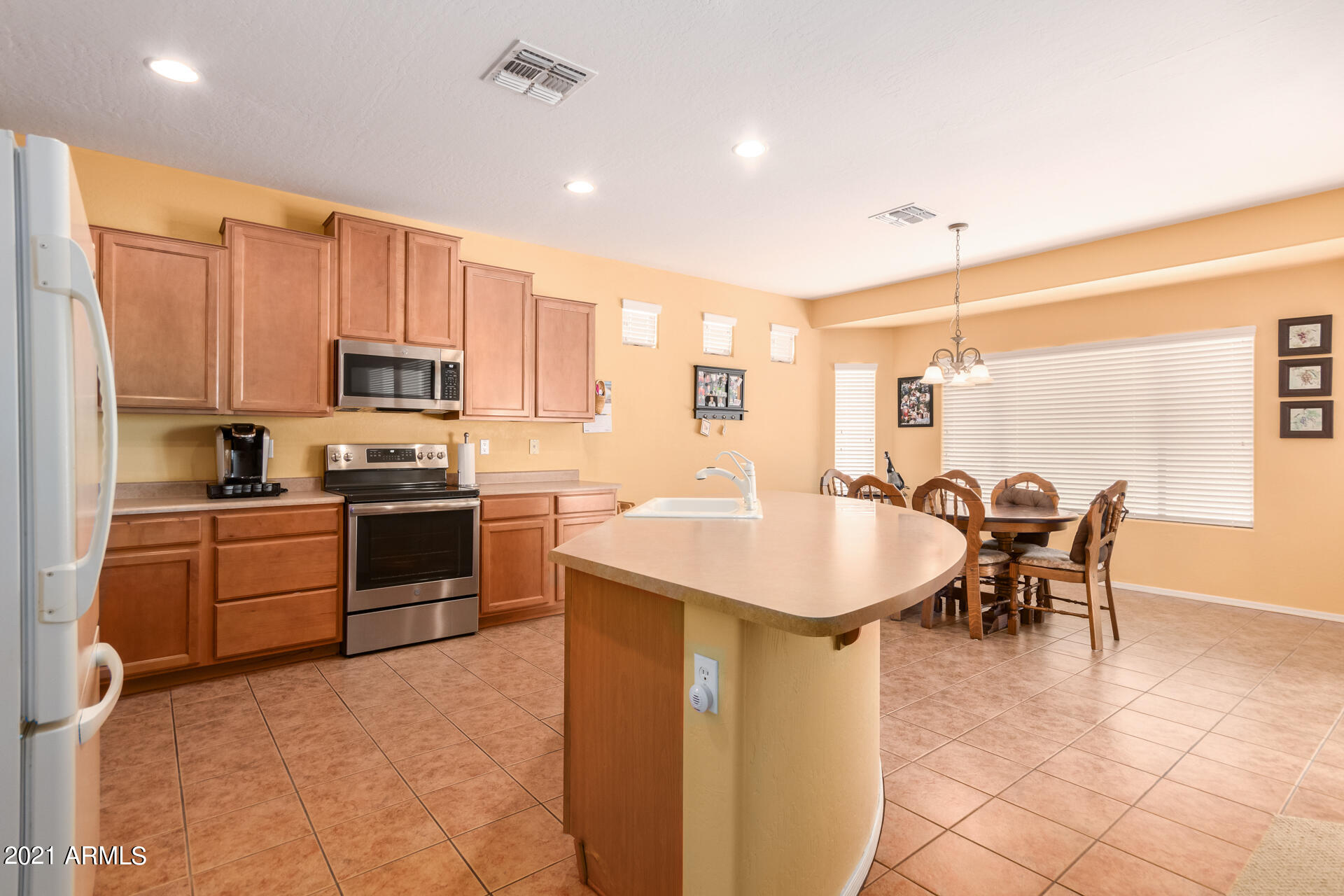 42594 Abbey Road Maricopa, AZ 85138 - Photo 19 of 37 19-Abbey