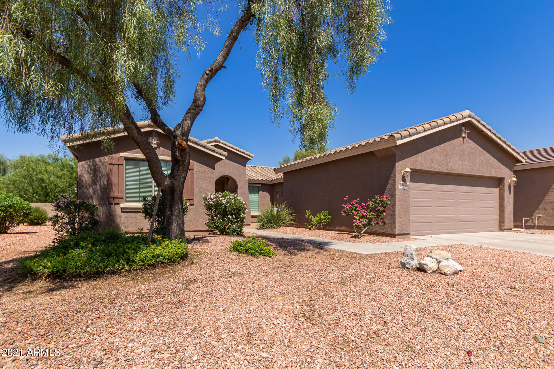 42594 Abbey Road Maricopa, AZ 85138 - Photo 2 of 37 02-Abbey