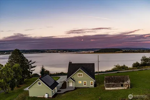 $1,189,000 | 1649 West Scenic Heights Road, Oak Harbor, WA 98277