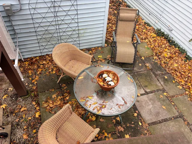 $1,800 | 88 East Main Street, Clinton, CT 06413