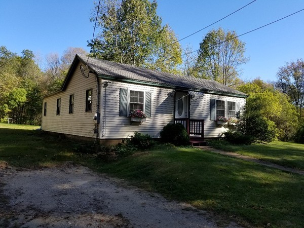 14 Wells Road Brookfield, MA 01506 - Photo 3 of 17 Gallery Image 3