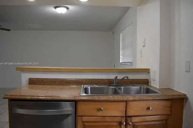 a close view of sink and tap