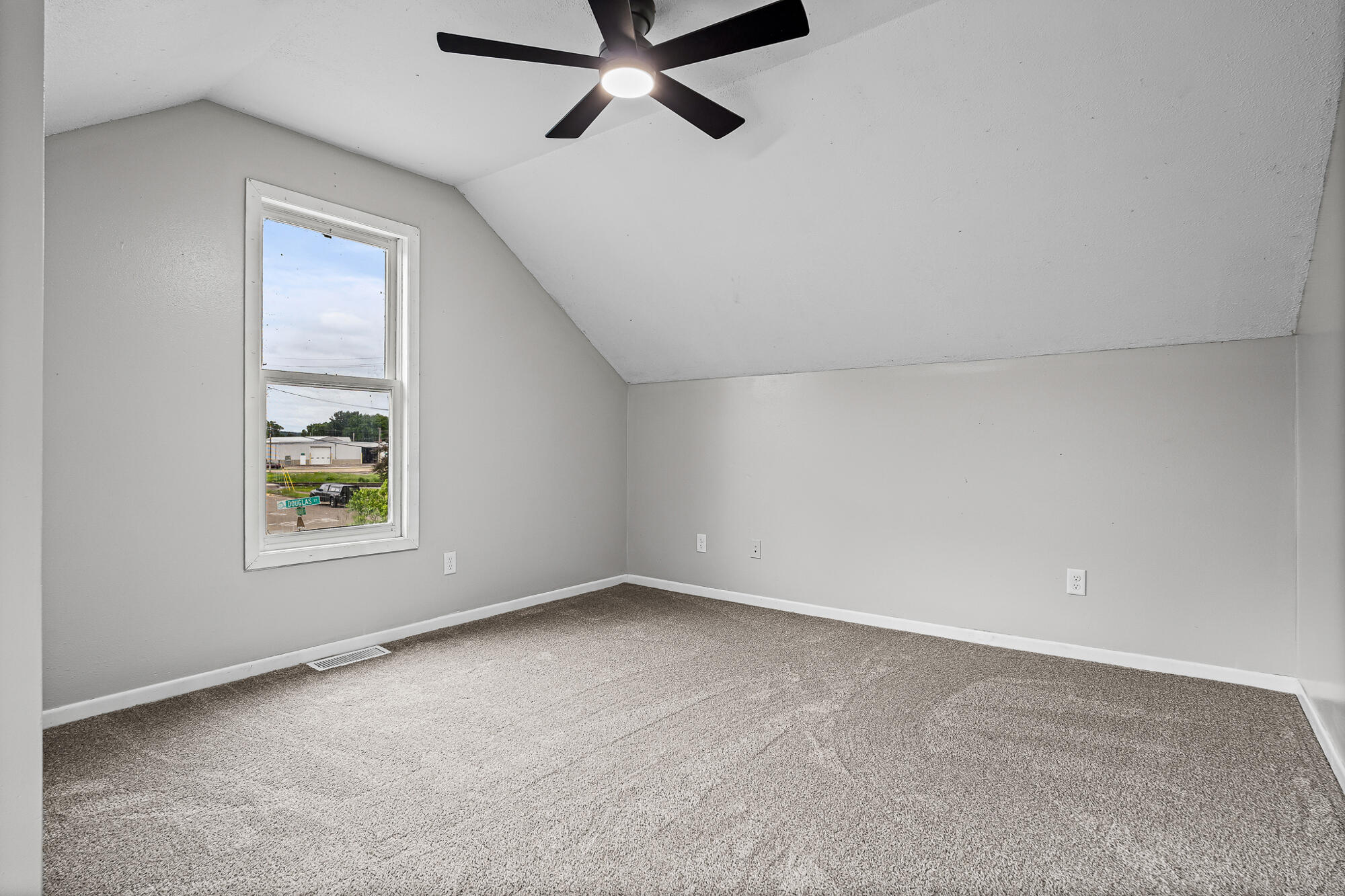 616 Douglas Street Sparta, WI 54656 - Photo 15 of 20 22_dsc09866