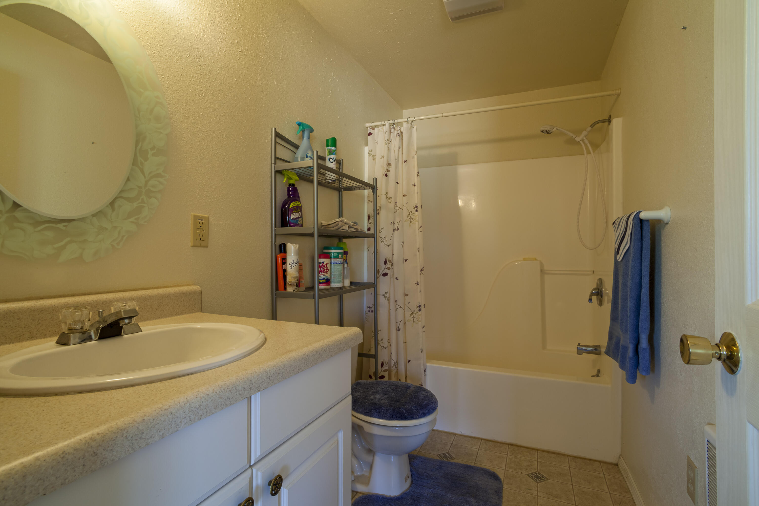 57282 Tinsel Road Christmas Valley, OR 97641 - Photo 32 of 54 Bathroom.