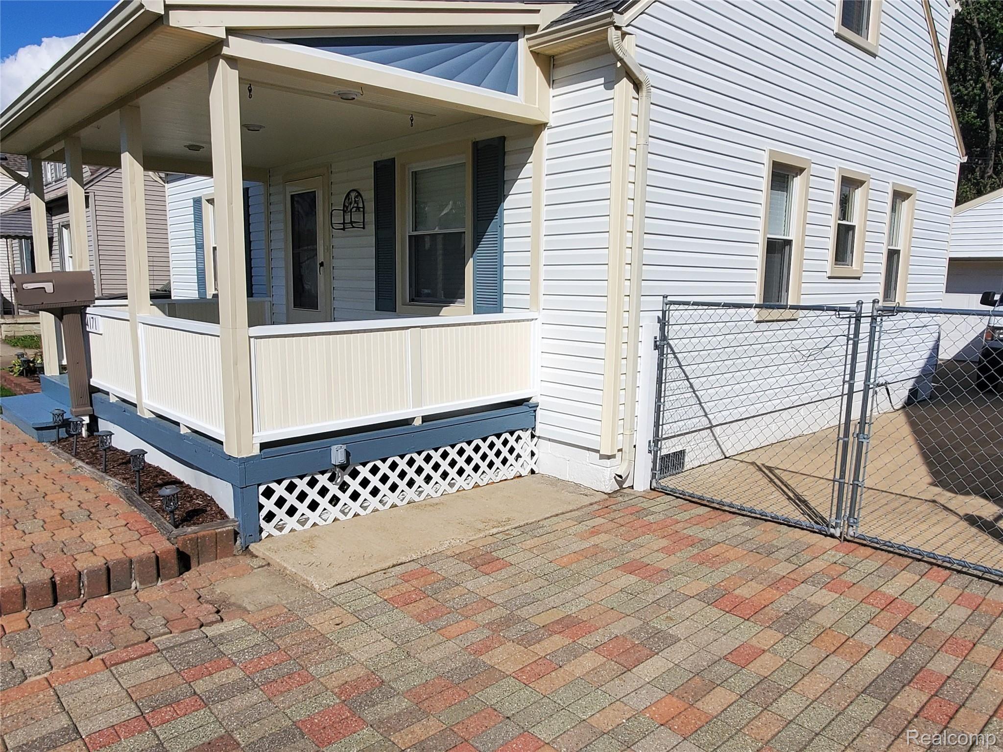 4171 Filbert Street Wayne, MI 48184 - Photo 3 of 33 20190923_154213.jpg
