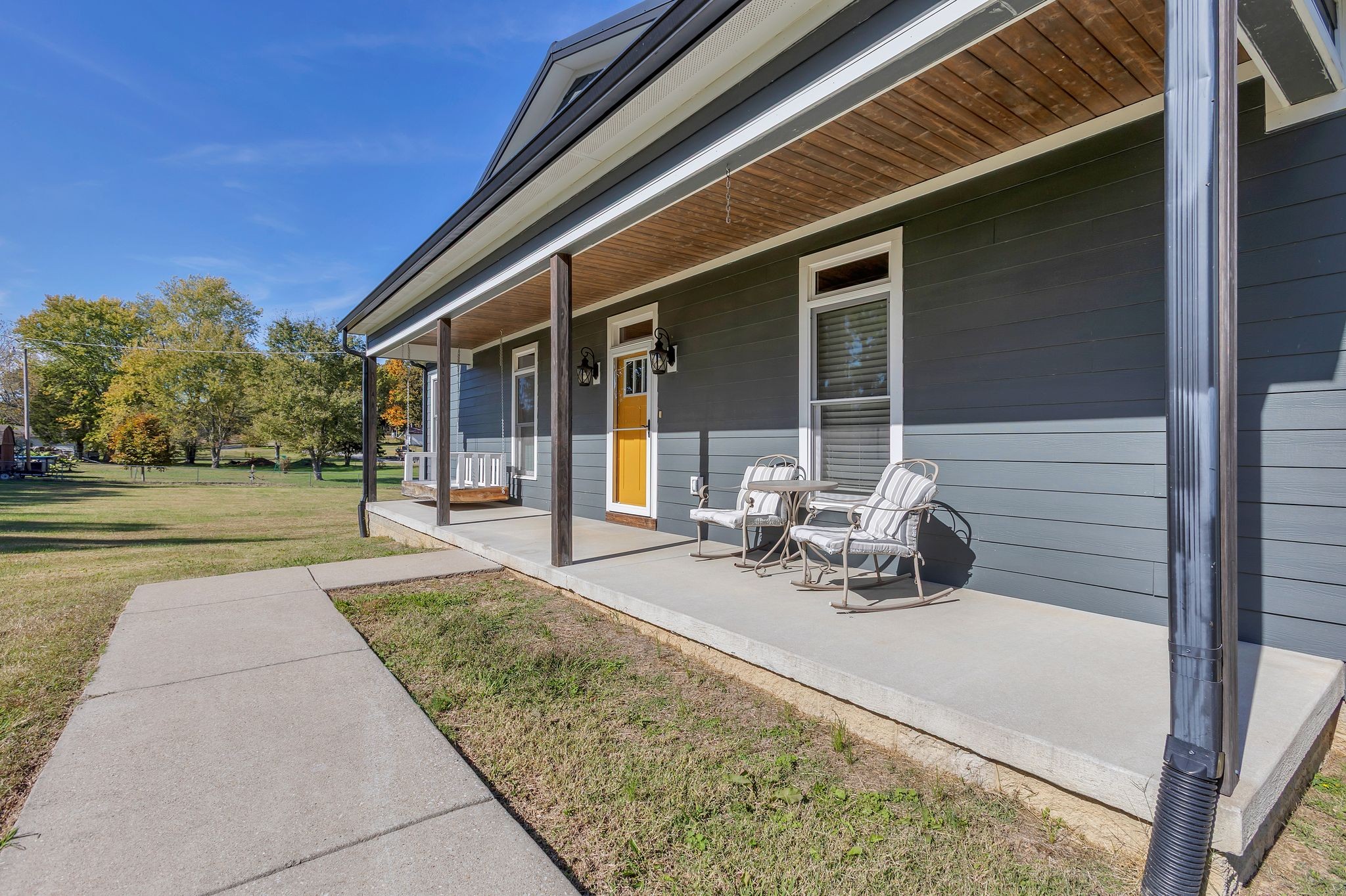 229 Pleasant View Road White Bluff, TN 37187 - Photo 7 of 38