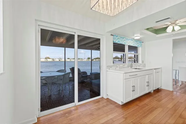 $299,999 | 9785 Mainlands Boulevard West, Unit 1B, Pinellas Park, FL 33782