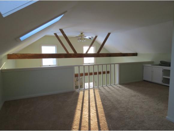 669 Paran Road Shaftsbury, VT 05257 - Photo 17 of 32 Gallery Image 17