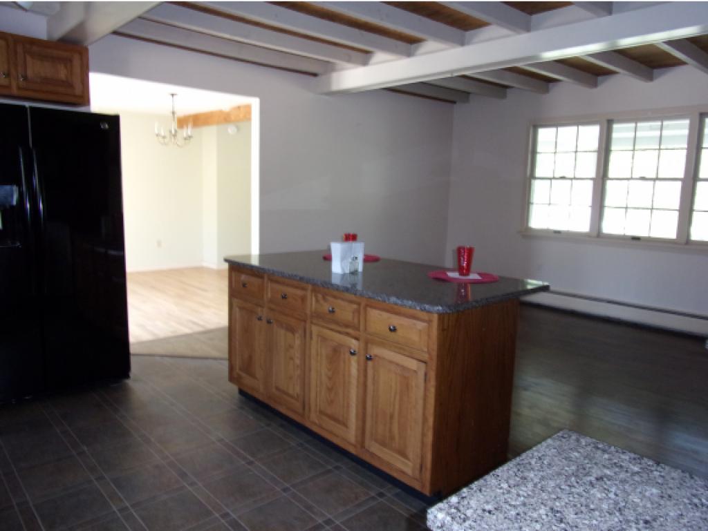 669 Paran Road Shaftsbury, VT 05257 - Photo 3 of 32 Gallery Image 3