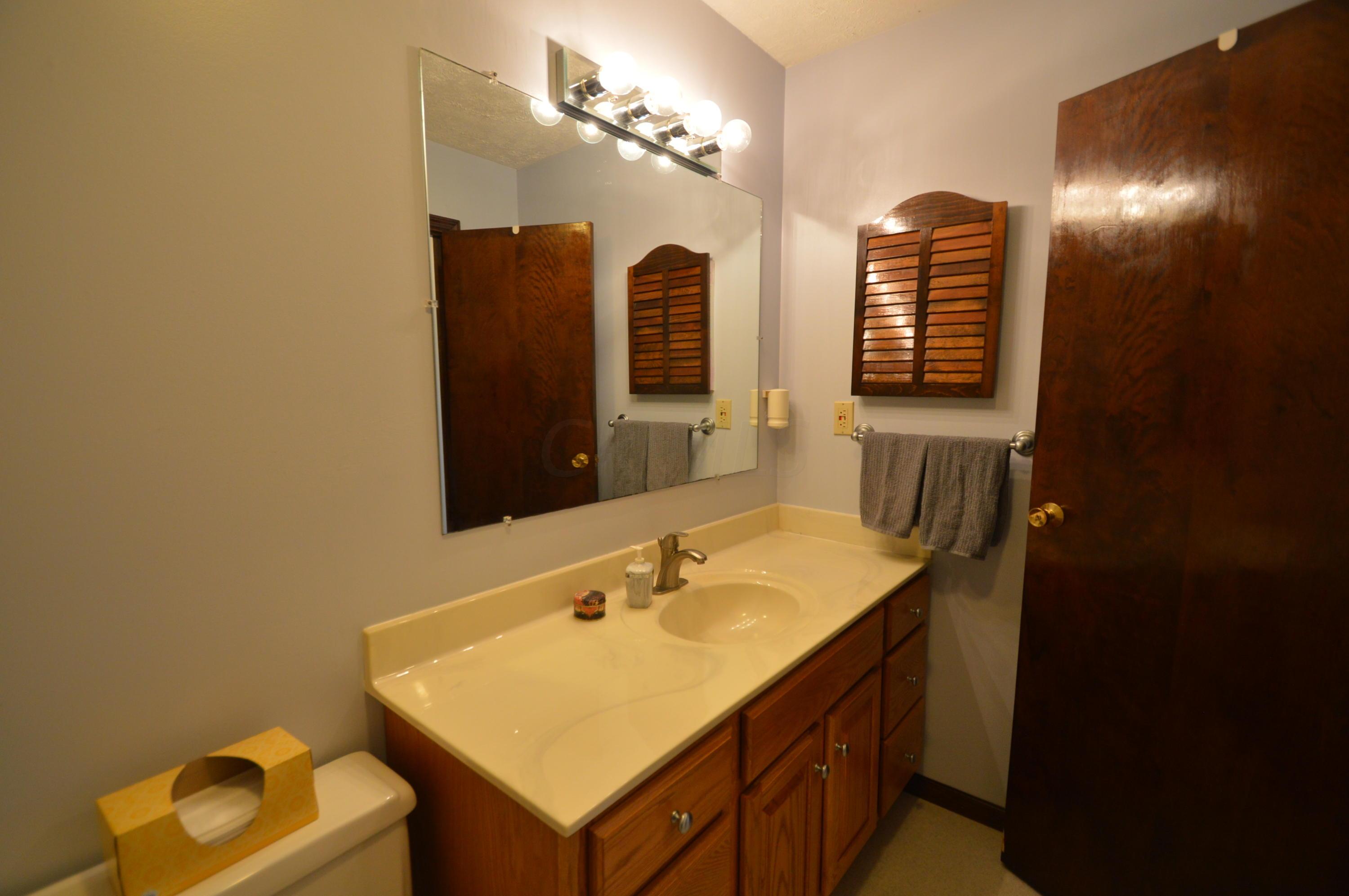 9018 Roberts Road Galloway, OH 43119 - Photo 16 of 36 Gallery Image 16