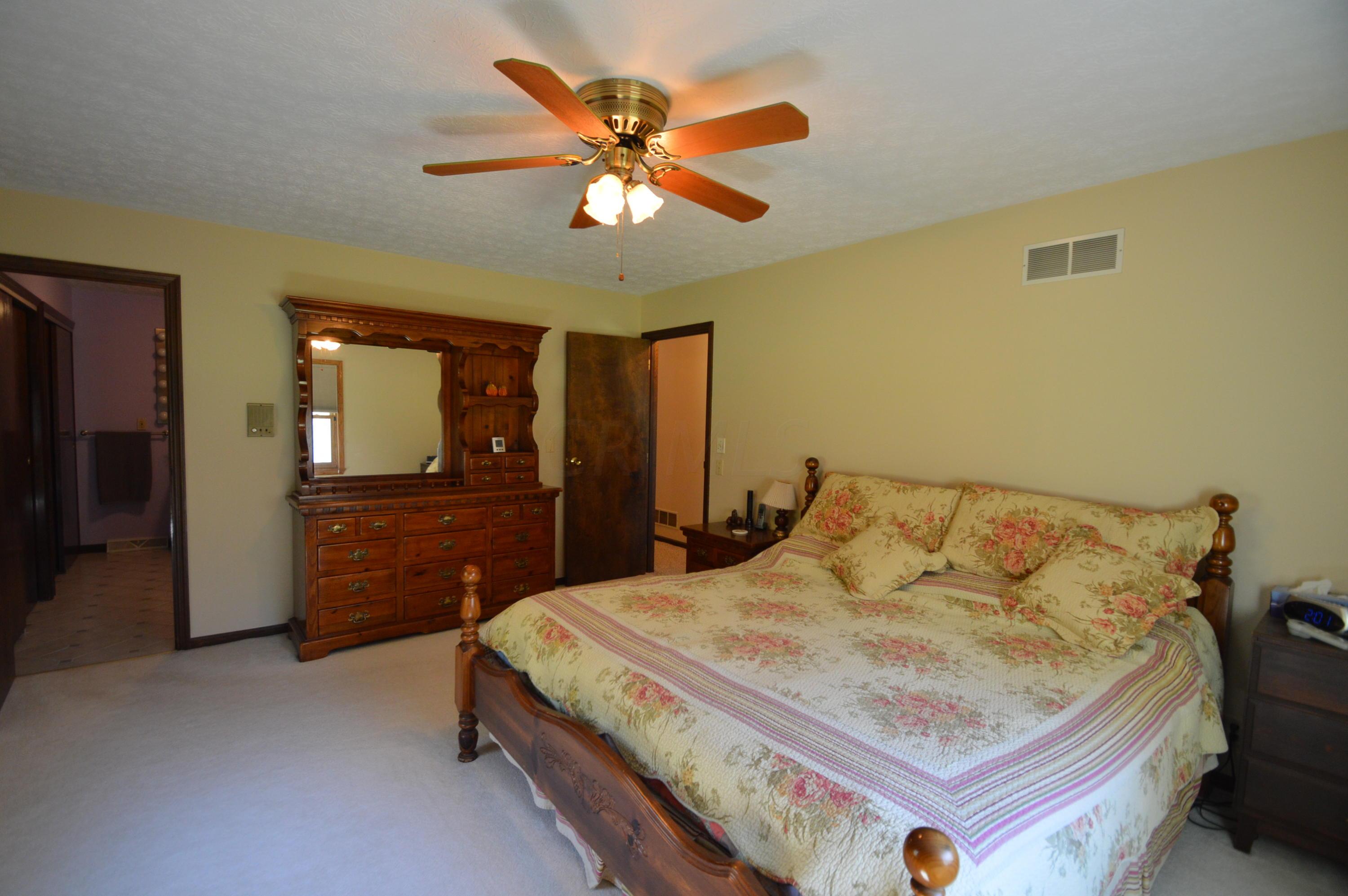 9018 Roberts Road Galloway, OH 43119 - Photo 18 of 36 Gallery Image 18