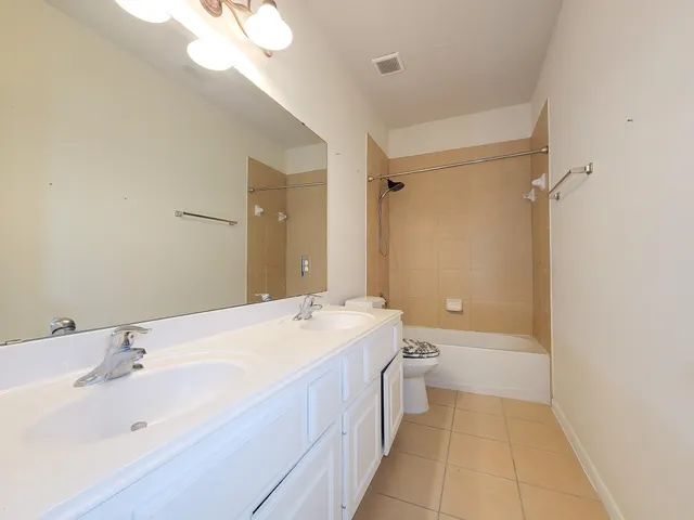 $2,500 | 13935 Charterhouse Way, Sugar Land, TX 77498