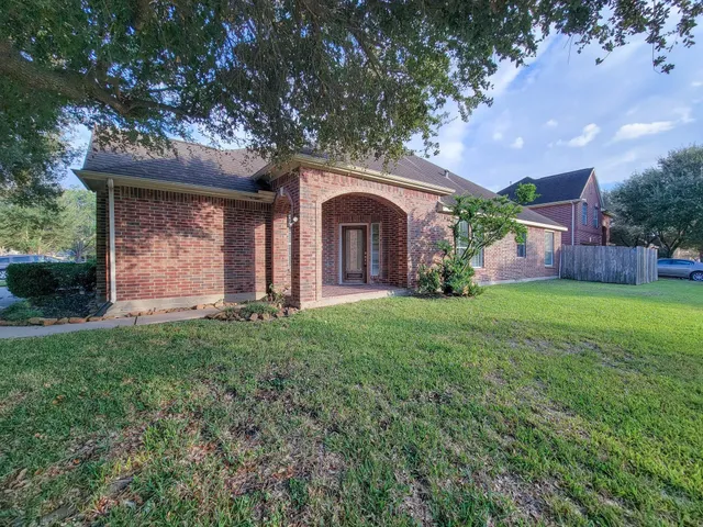 $2,500 | 13935 Charterhouse Way, Sugar Land, TX 77498