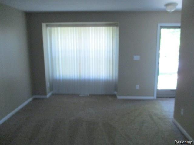 434 Salliotte Road Ecorse, MI 48229 - Photo 3 of 21 IMG_3046.JPG