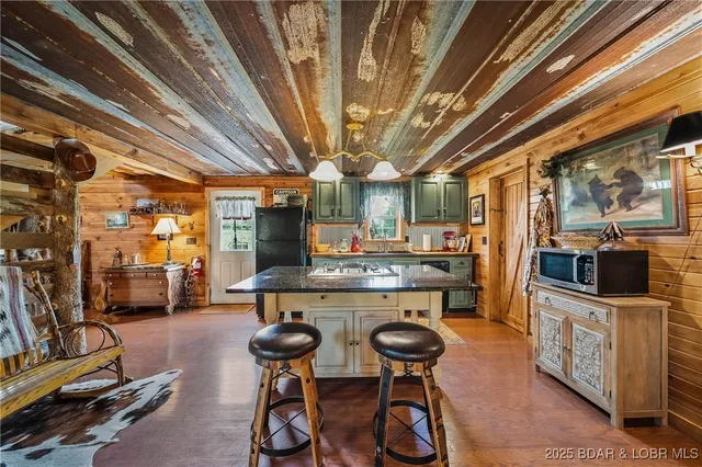 $2,000,000 | 129 Vaughan Road, Eldon, MO 65026