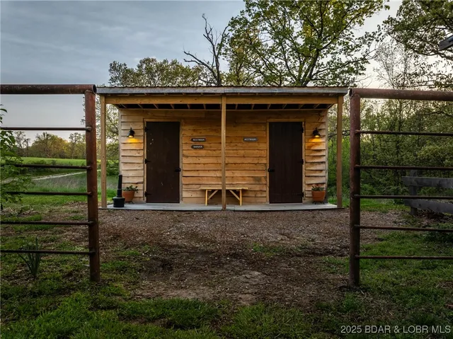 $2,000,000 | 129 Vaughan Road, Eldon, MO 65026