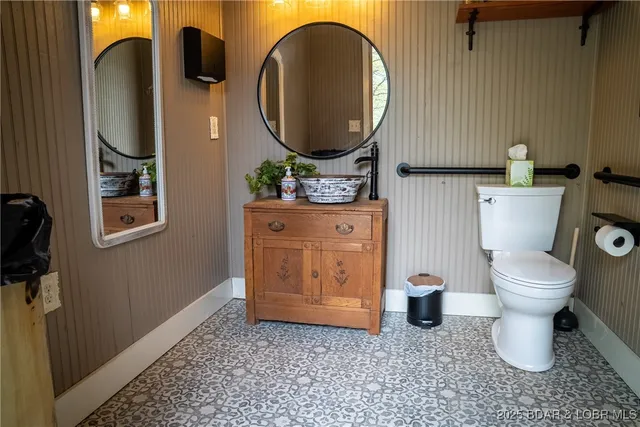 $2,000,000 | 129 Vaughan Road, Eldon, MO 65026