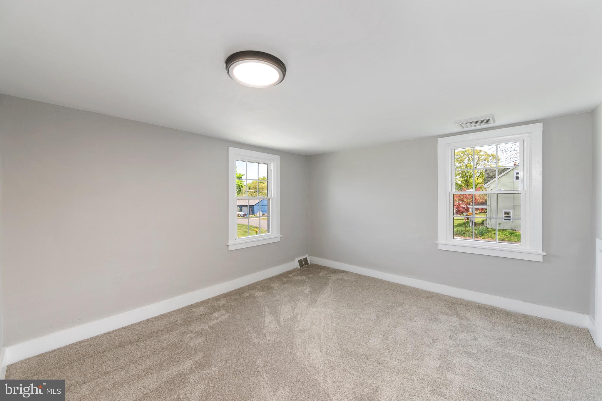 39 Main Street Pilesgrove, NJ 08098 - Photo 34 of 44