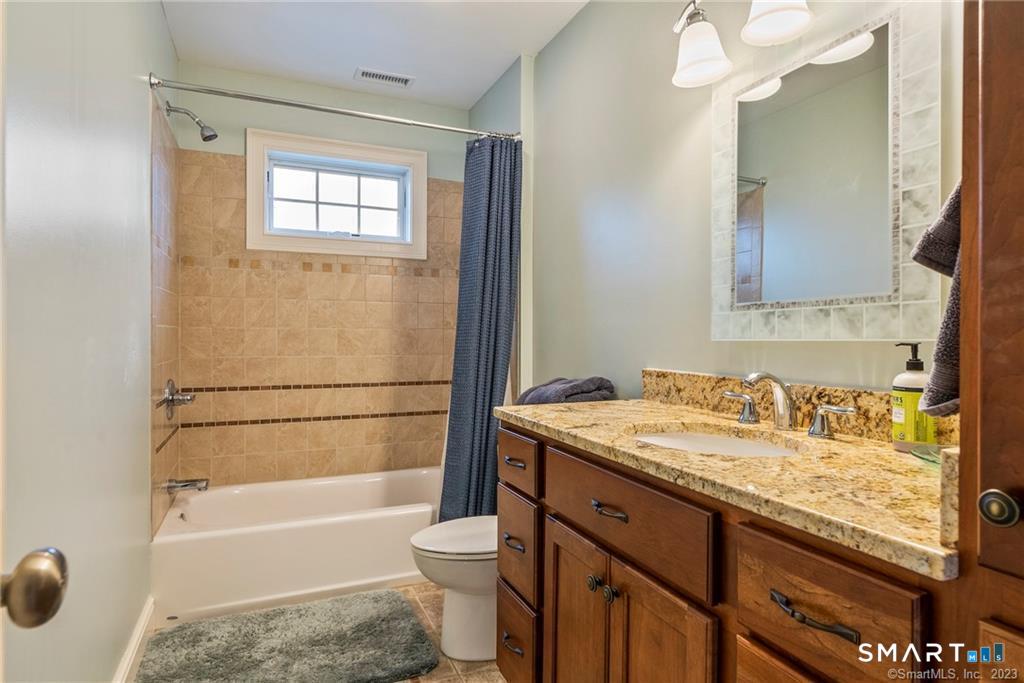 33 Marshfield Road East Lyme, CT 06357 - Photo 25 of 37 Gallery Image 25