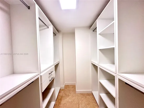 $1,800 | 3301 North Country Club Drive, Unit 410, Aventura, FL 33180