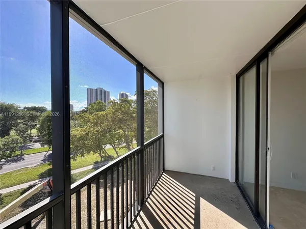 $1,800 | 3301 North Country Club Drive, Unit 410, Aventura, FL 33180