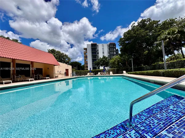 $1,800 | 3301 North Country Club Drive, Unit 410, Aventura, FL 33180
