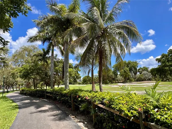 $1,800 | 3301 North Country Club Drive, Unit 410, Aventura, FL 33180