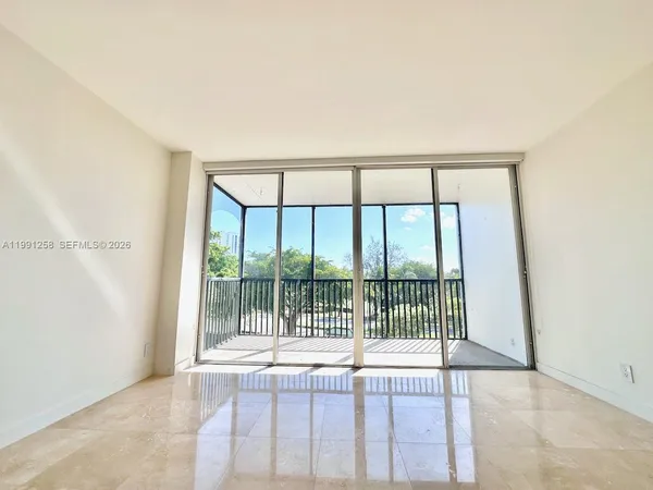 $1,800 | 3301 North Country Club Drive, Unit 410, Aventura, FL 33180