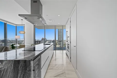 $990,000 | 700 Northeast 26th Terrace, Unit 2105, Miami, FL 33137