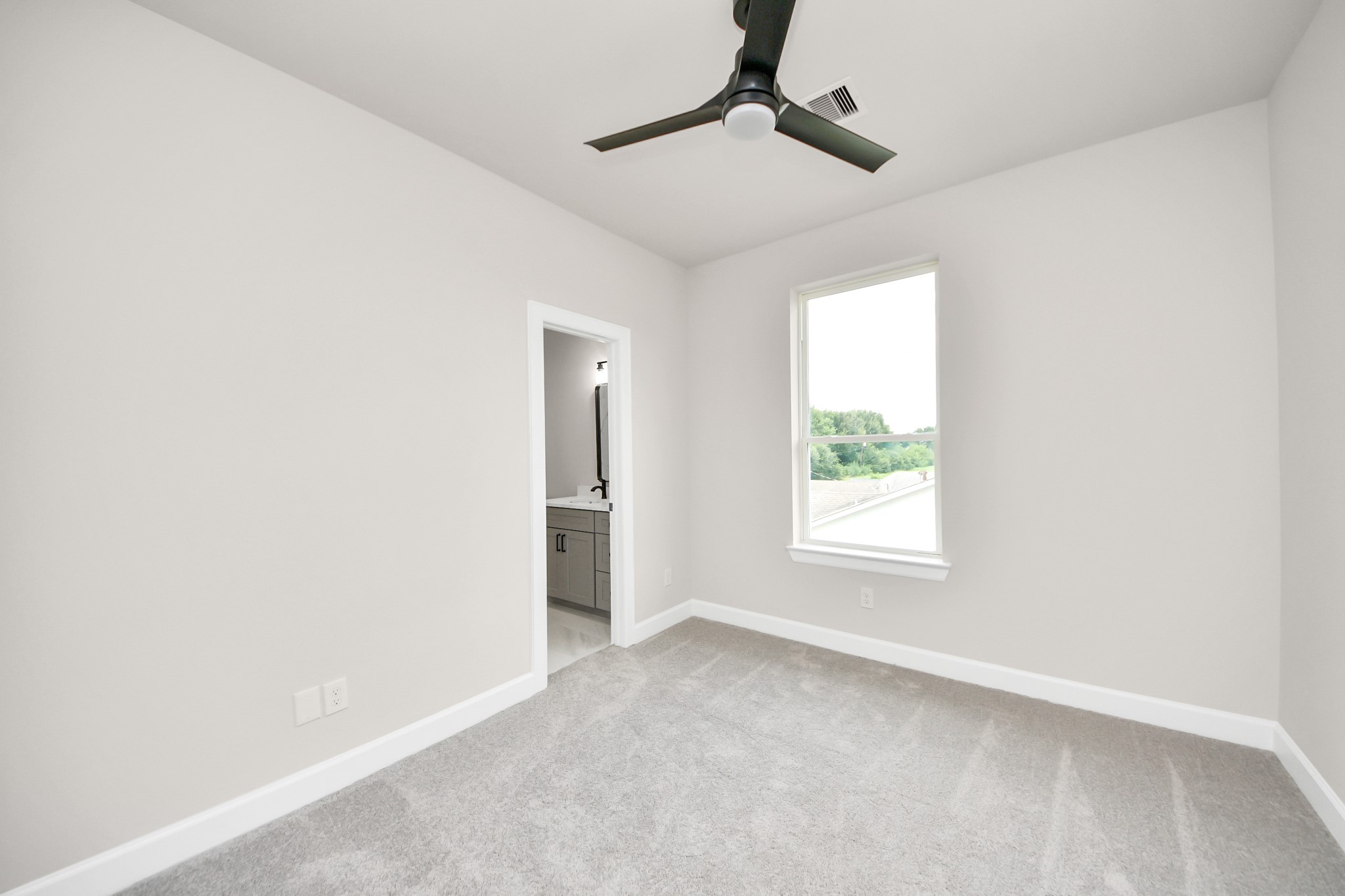 5218 Higgins Street, Unit A/B Houston, TX 77033 - Photo 22 of 40 Photos are of a completed home with similar finishes and are for representation purposes only. Property set to be complete in 60 days.