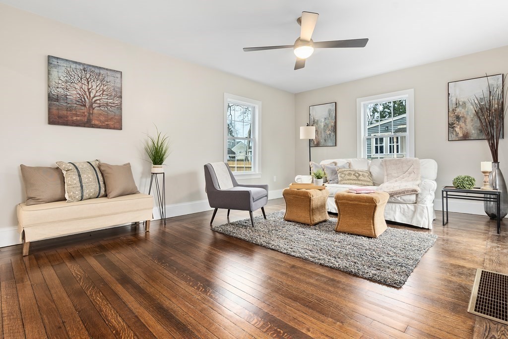22 Elliott Street Hamilton, MA 01982 - Photo 3 of 26 Gallery Image 3