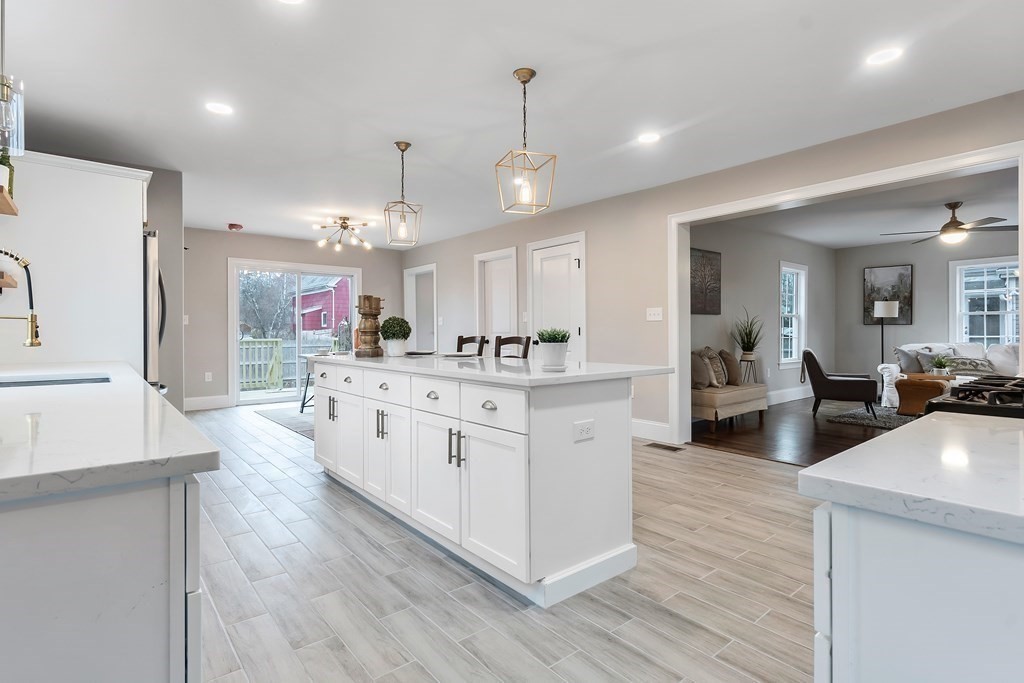 22 Elliott Street Hamilton, MA 01982 - Photo 8 of 26 Gallery Image 8