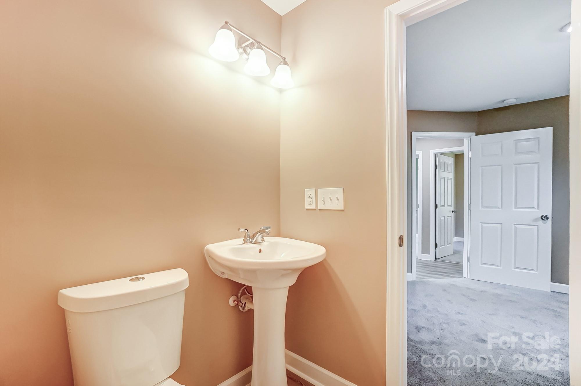 8109 Starnes Randall Road Charlotte, NC 28215 - Photo 18 of 26 Gallery Image 18