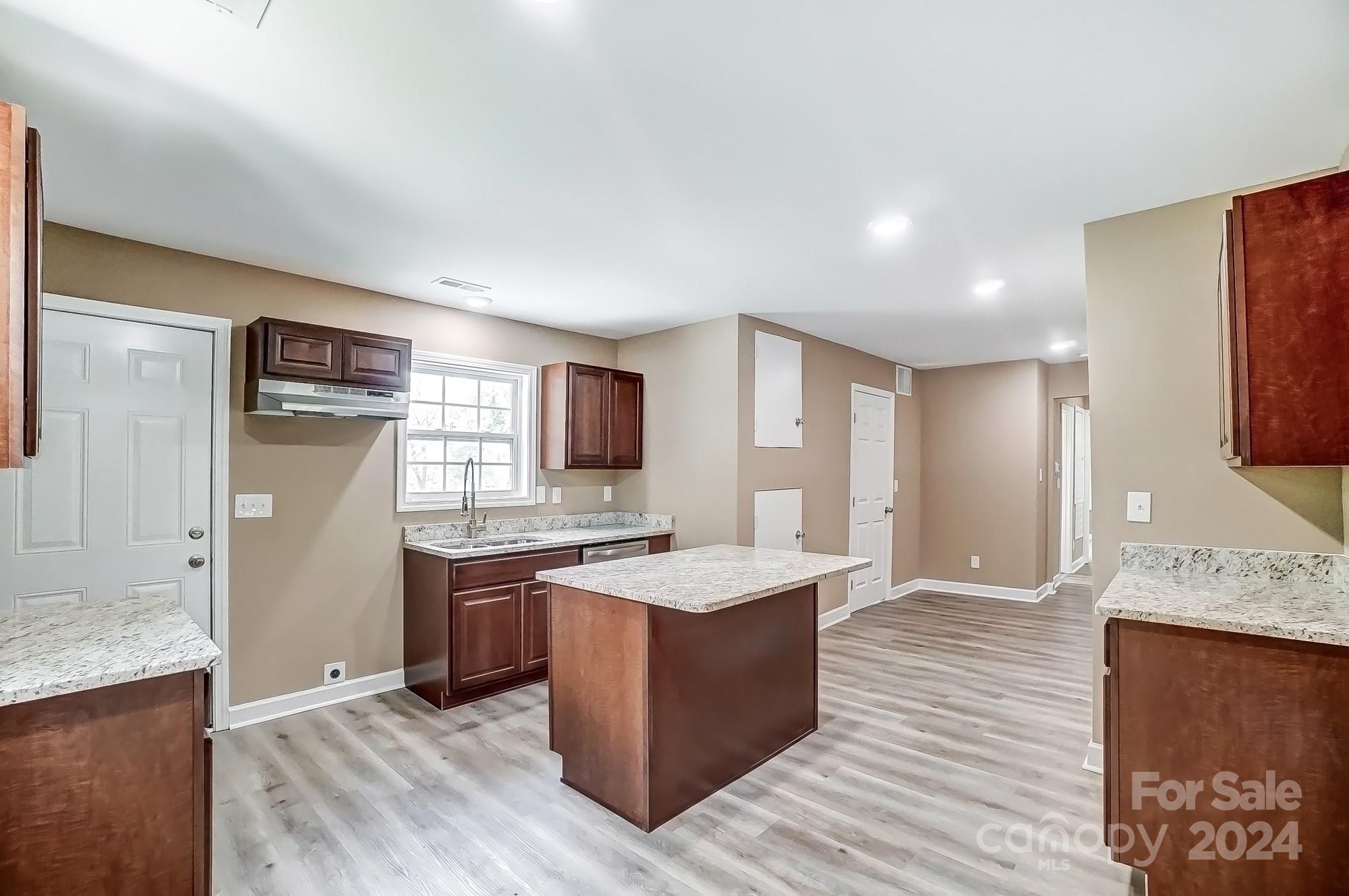 8109 Starnes Randall Road Charlotte, NC 28215 - Photo 6 of 26 Gallery Image 6