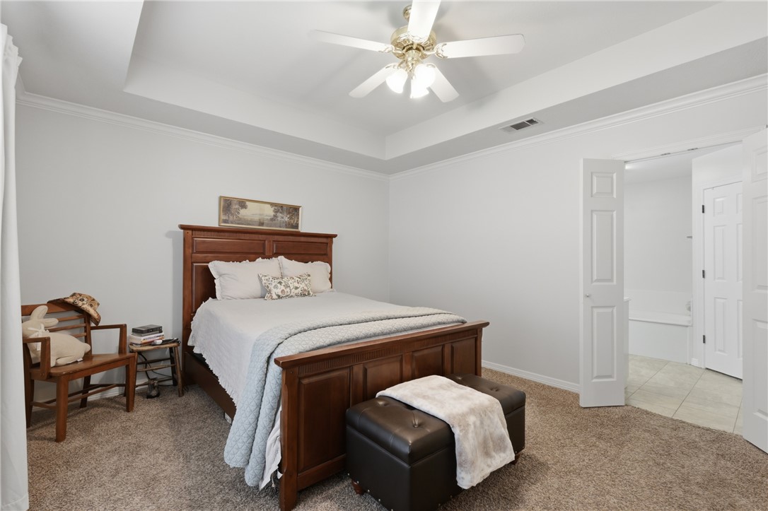 4600 Kensington Road Bryan, TX 77802 - Photo 18 of 31 Primary bedroom