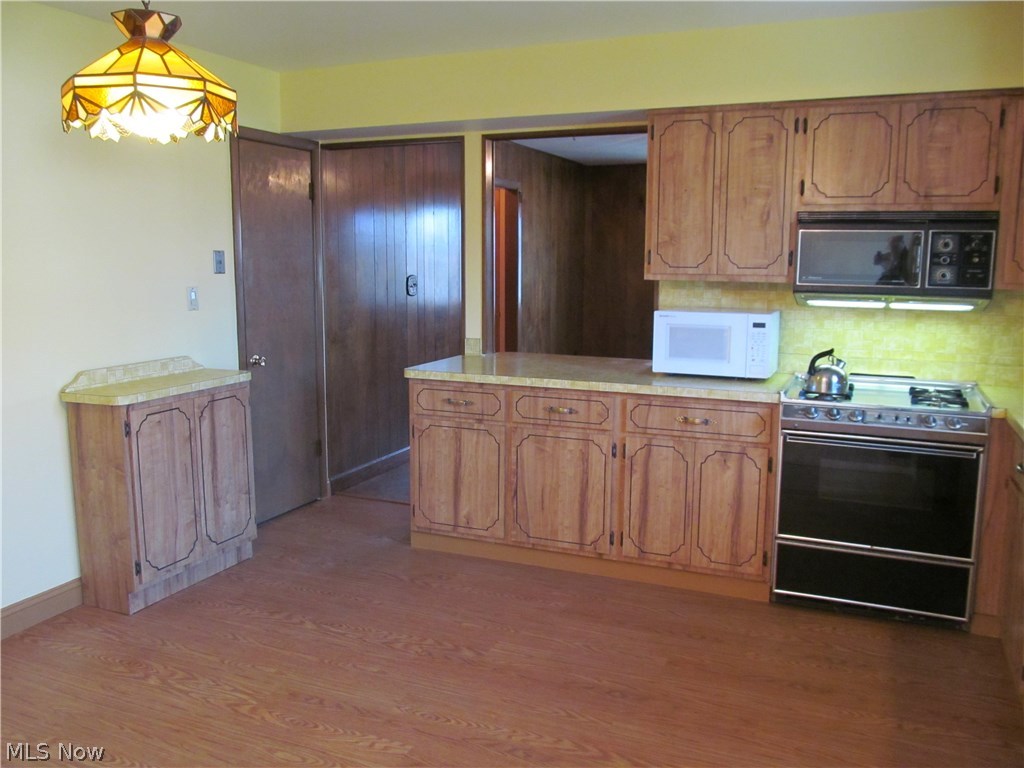 13848 Newton Road Cleveland, OH 44130 - Photo 2 of 16 Gallery Image 2
