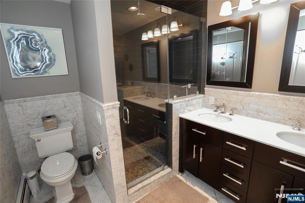 296 Forest Road Fort Lee, NJ 07024 - Photo 17 of 25