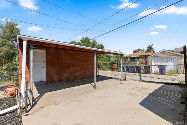 a front view of a house with garage