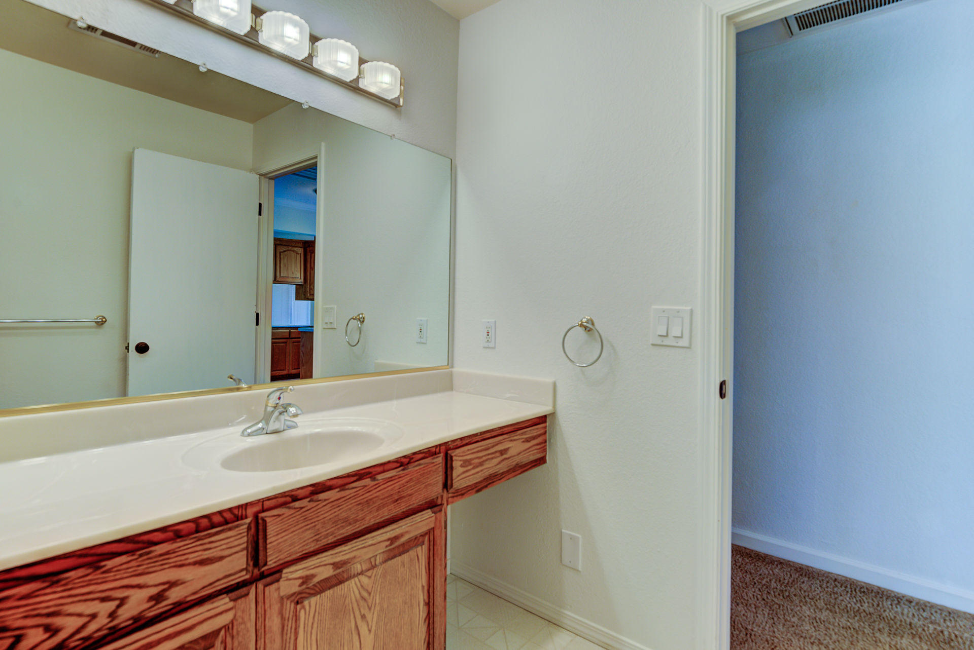 21342 Boyle Road Palo Cedro, CA 96073 - Photo 14 of 29 Hall Bath