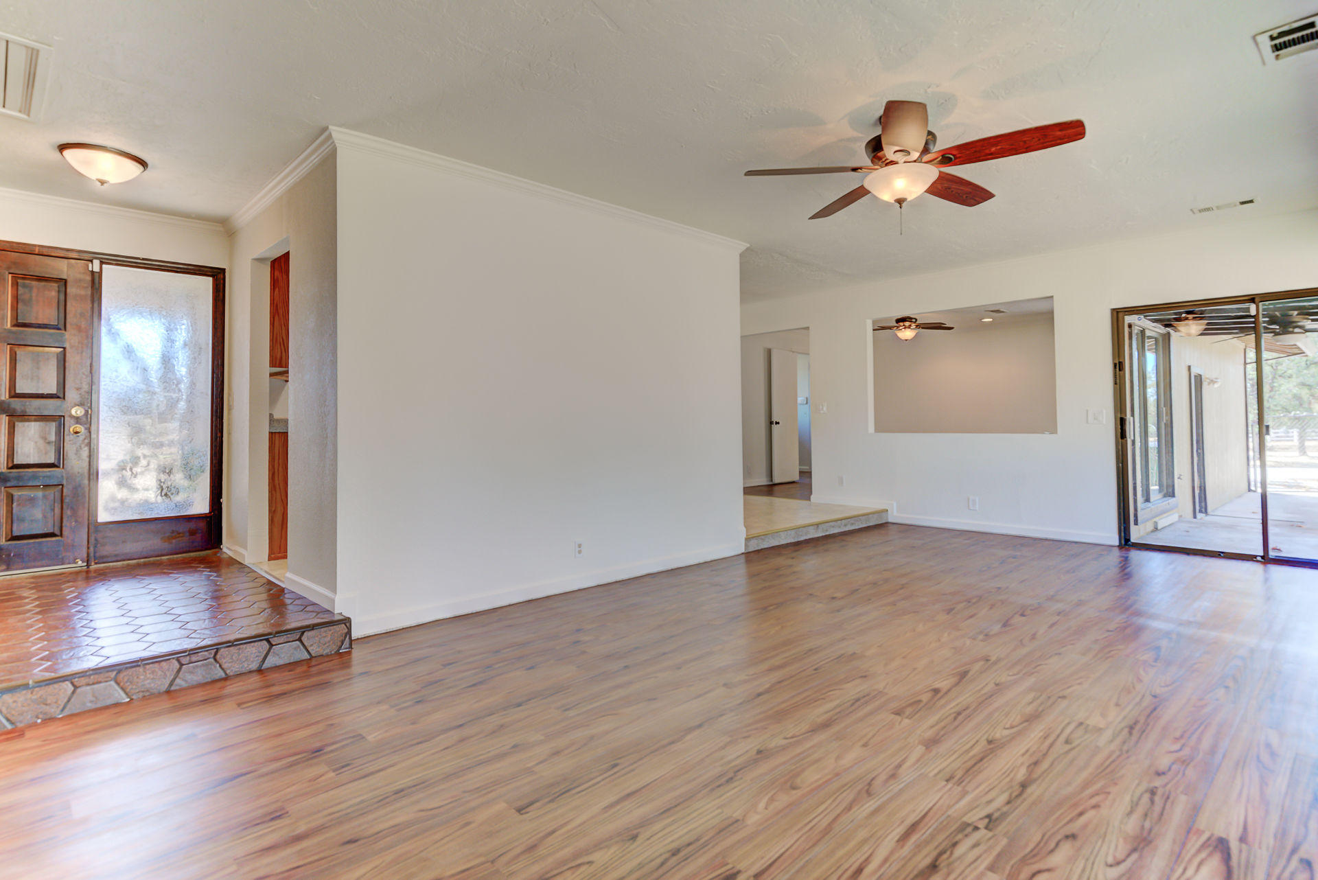 21342 Boyle Road Palo Cedro, CA 96073 - Photo 2 of 29 Living Room / Entry