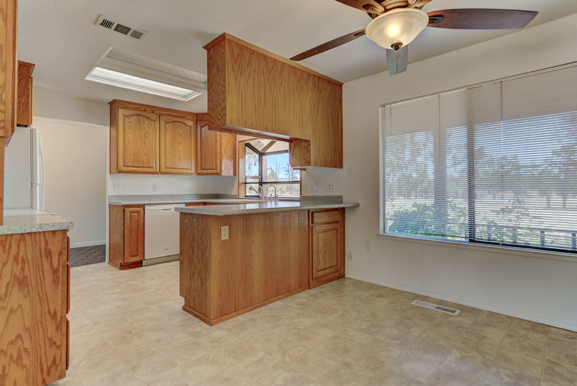21342 Boyle Road Palo Cedro, CA 96073 - Photo 4 of 29 Dining / Kitchen